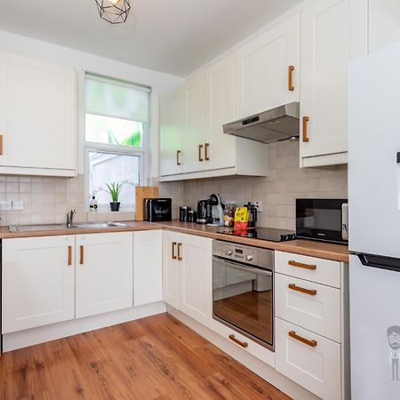 Attic Style 2 Bed Duplex Apartment With Rooftop Patio Belfast Exterior photo