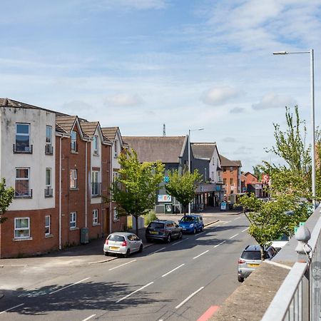 Attic Style 2 Bed Duplex Apartment With Rooftop Patio Belfast Exterior photo