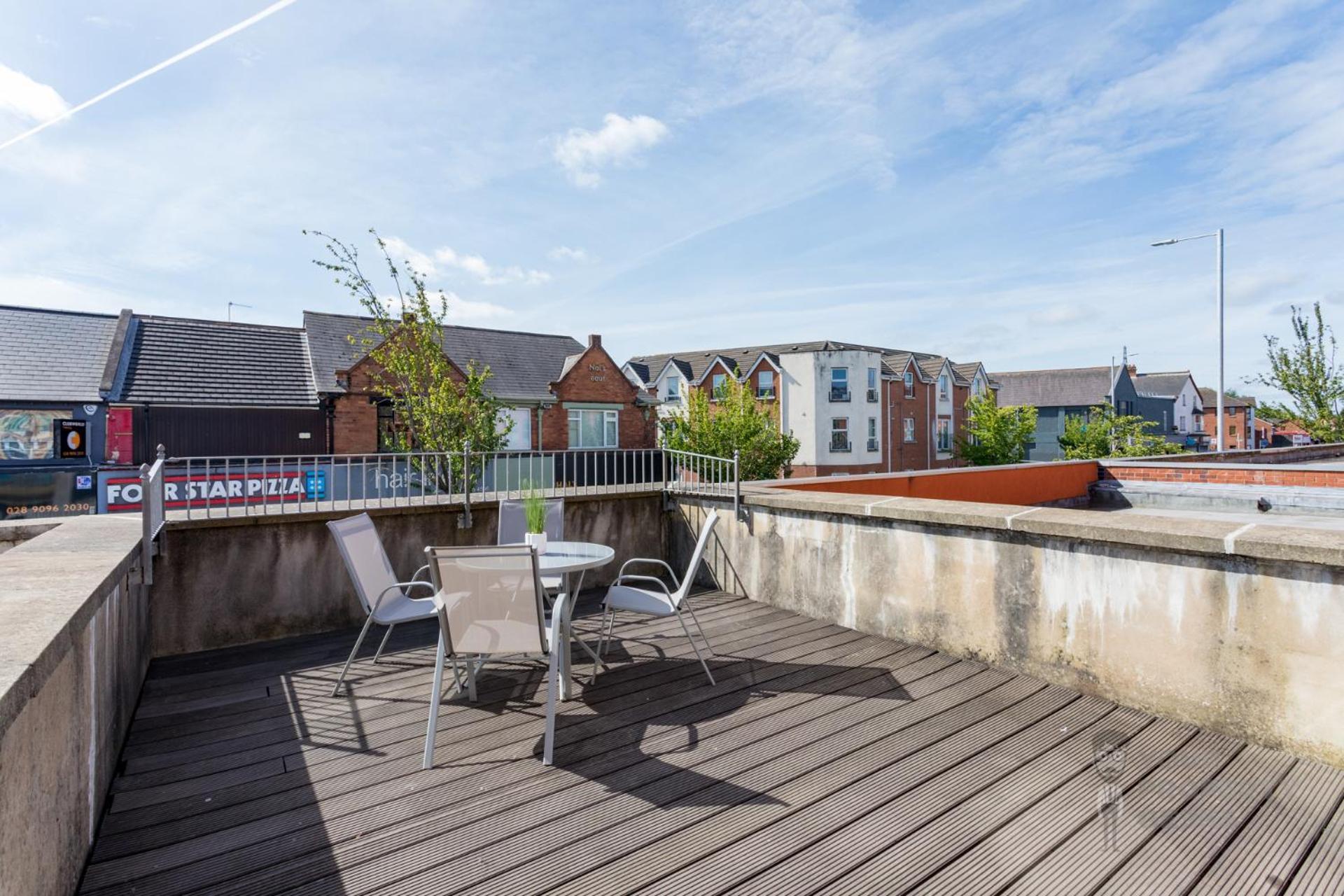Attic Style 2 Bed Duplex Apartment With Rooftop Patio Belfast Exterior photo