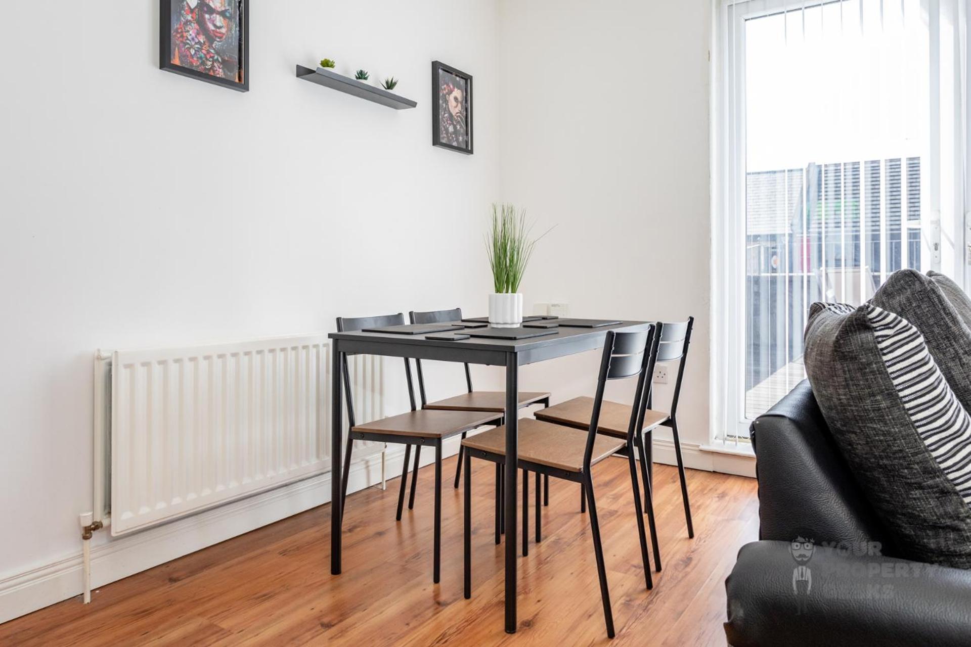Attic Style 2 Bed Duplex Apartment With Rooftop Patio Belfast Exterior photo
