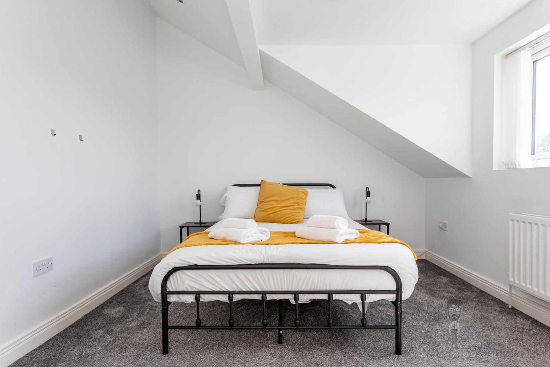 Attic Style 2 Bed Duplex Apartment With Rooftop Patio Belfast Exterior photo